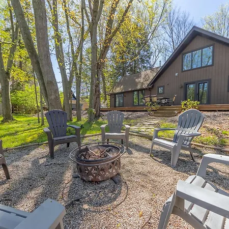 Belacasa - Hot Tub And Within Walking Distance To Douglas Beach!